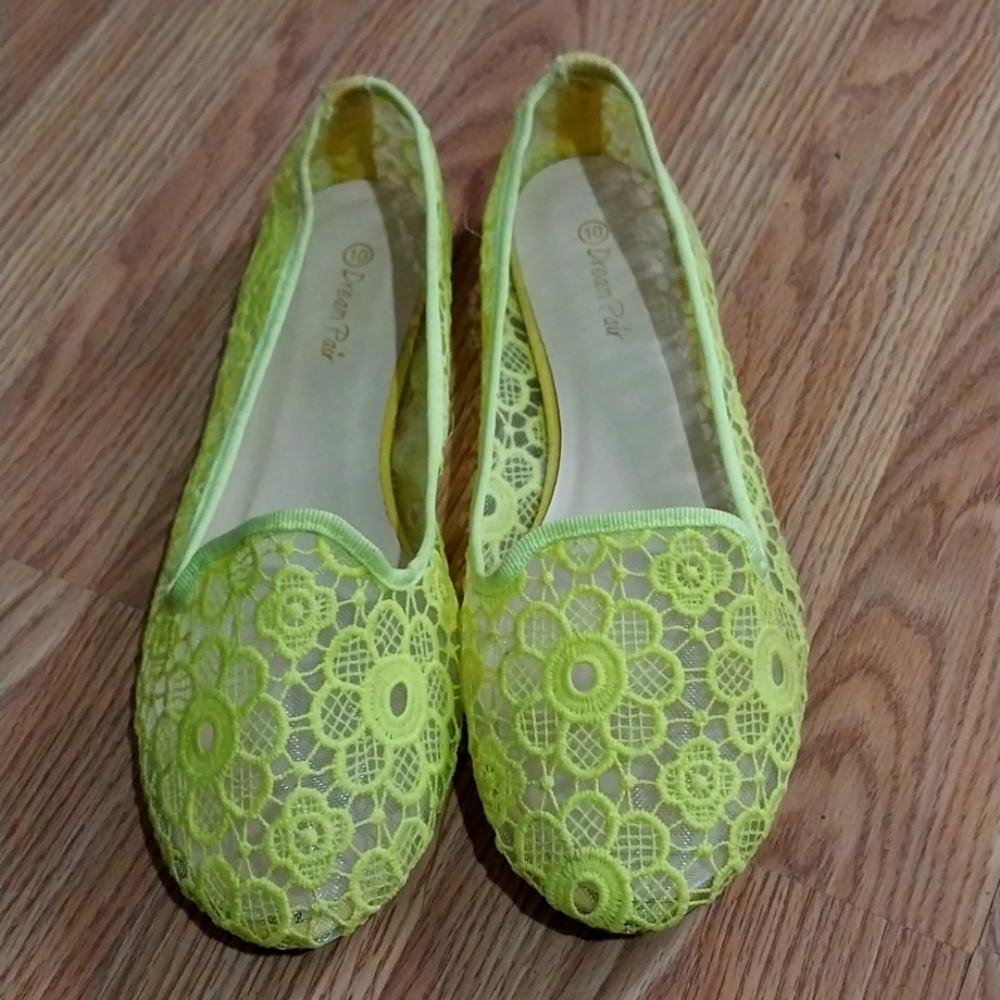 EUC DREAM PAIR WOMANS SHOES